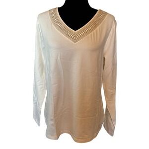 NWT Denim and Company D&Co Natural Cream Embroidered V-Neckline Top Size Medium